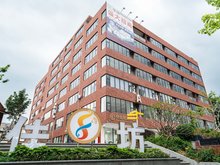 从“批发模式”到“电商直播”一条锦鲤游出亿元产业(图1)