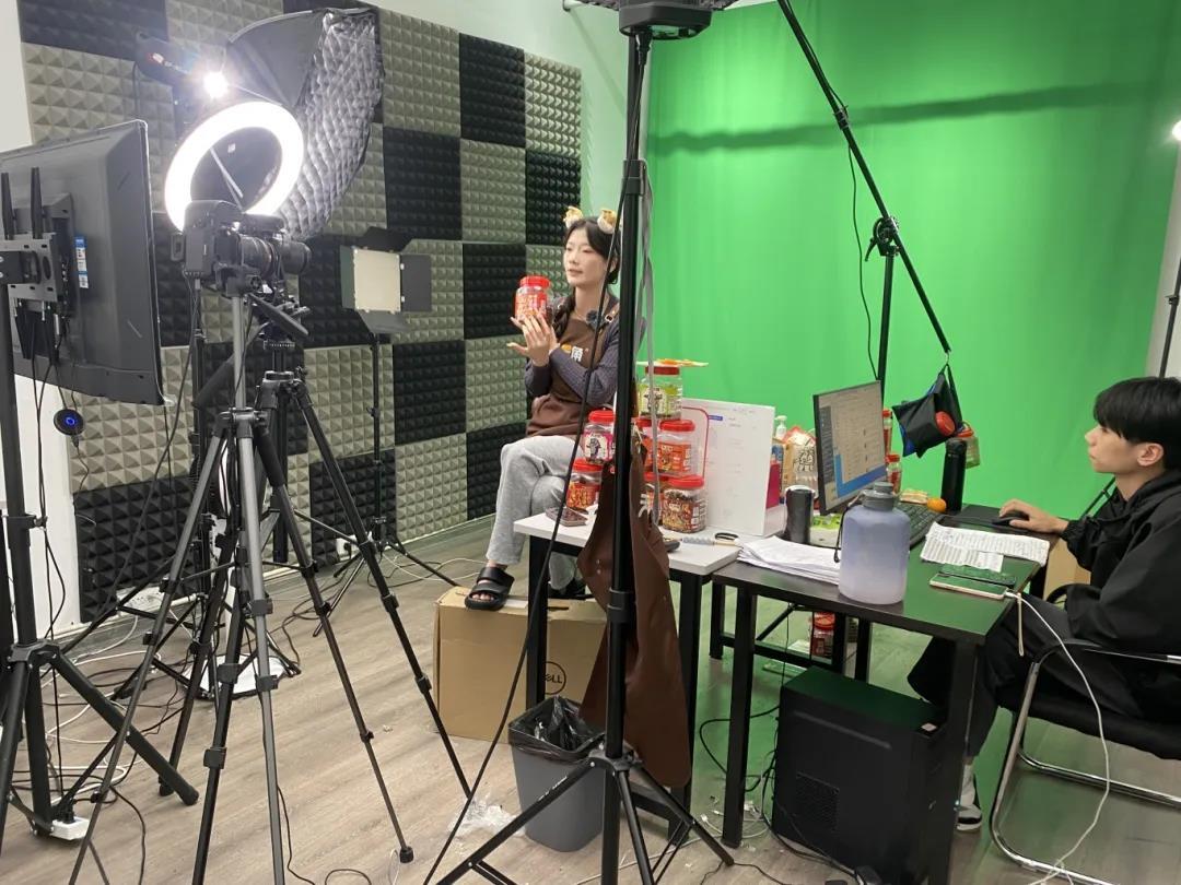 邯郸鸡泽工商联：“保税物流+直播电商”赋能民企转型发展(图1)